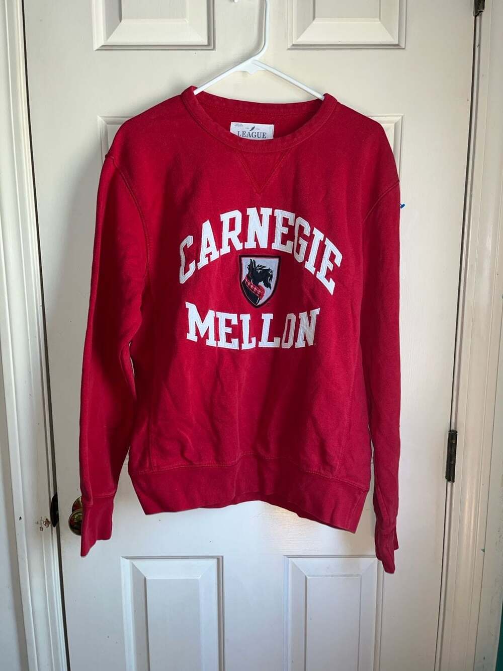 League Carnegie Mellon University Tartans Red Crewneck Sweatshirt Medium